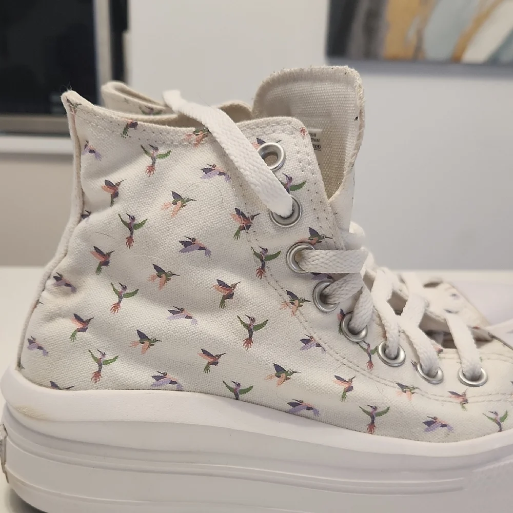 Converse White High-Top Sneakers with Bird Pattern - Picture 6 of 6